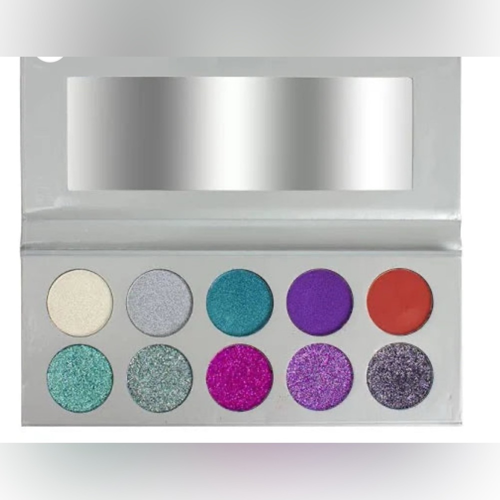 3MAKEUP PALETTES! - Picture 9 of 10